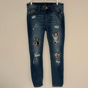 Judy Blue Skinny Fit distressed patchwork leopard size 11/30